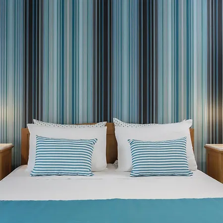 Santellini Otel Kamári