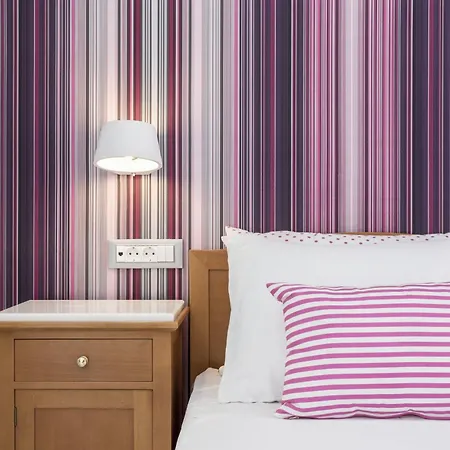 Santellini Otel Kamári