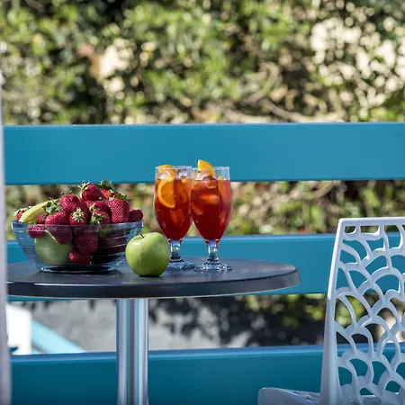 Santellini Hotel 3*