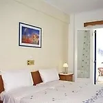 Santellini Hotel